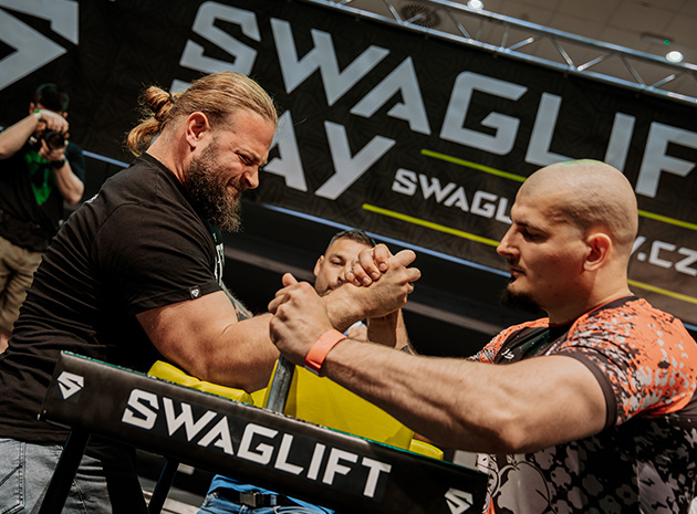 A competitor attempts to break a&nbsp;deadlift record inside the SWAGLIFT DAY indoor arena